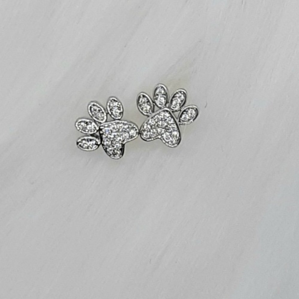Closet Clearout! Heart Paw Print Stud Earrings - Picture 3 of 4